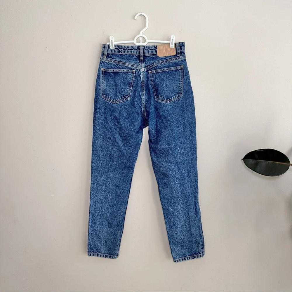 Zara High Rise Mom Fit Acid Wash Jeans - Picture 4 of 6